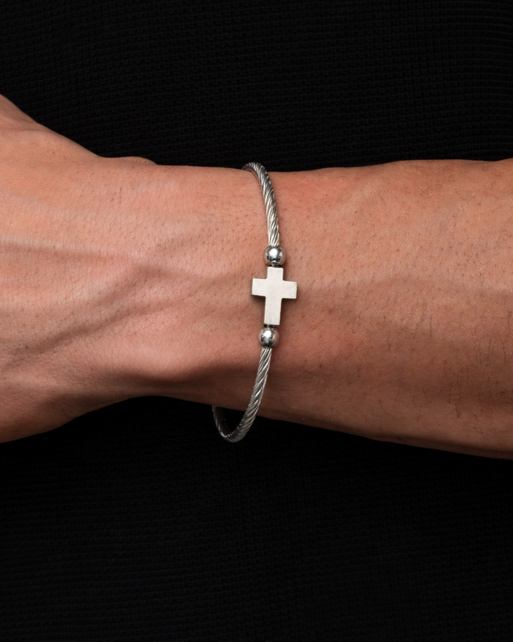 Covenant Cross Wire Bangle