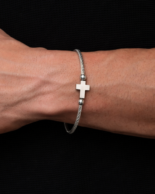 Covenant Cross Wire Bangle