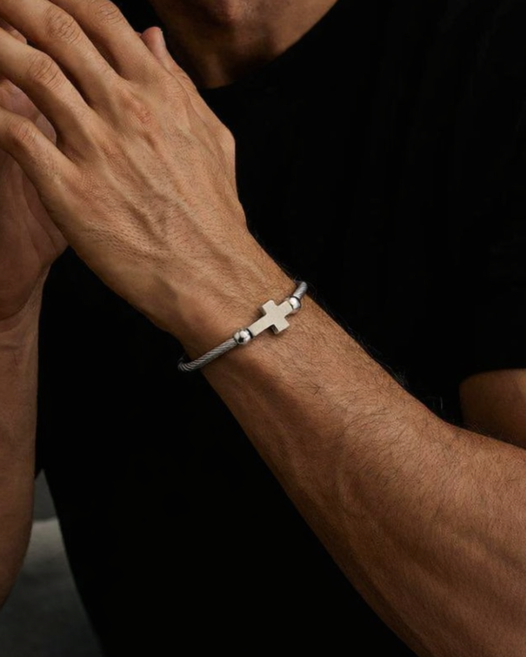 Covenant Cross Wire Bangle