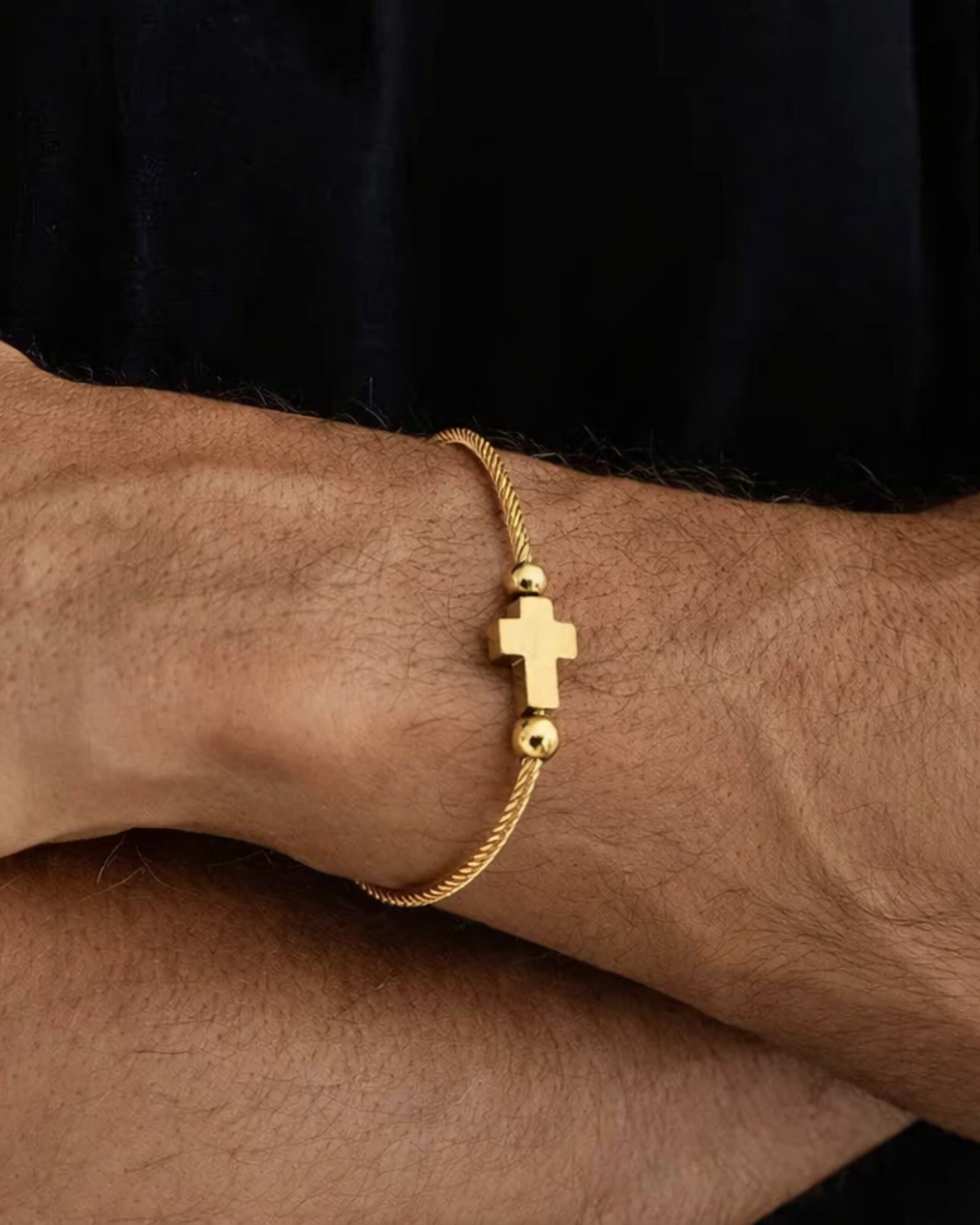 Covenant Cross Wire Bangle